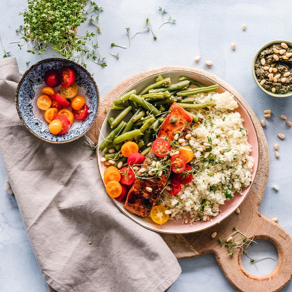 Salmon with green beans, cherrys and cuscus from La Española Olive Oil Instagram