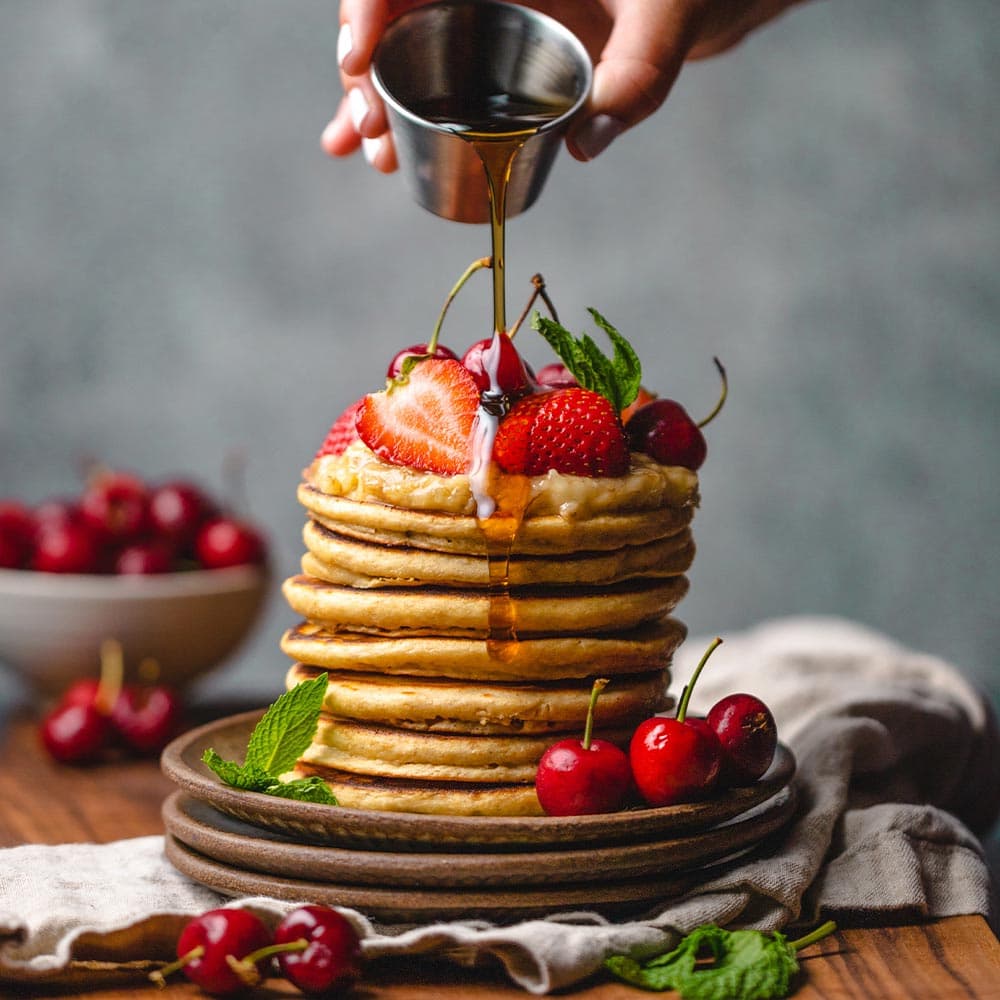 Pancakes with strawberry and syrup from La Española Olive Oil Instagram